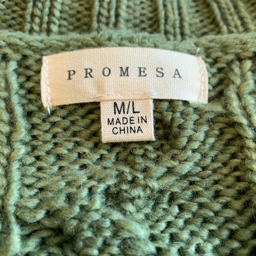 Knotted Fringe Olive Green Sweater - Picture 5 of 7